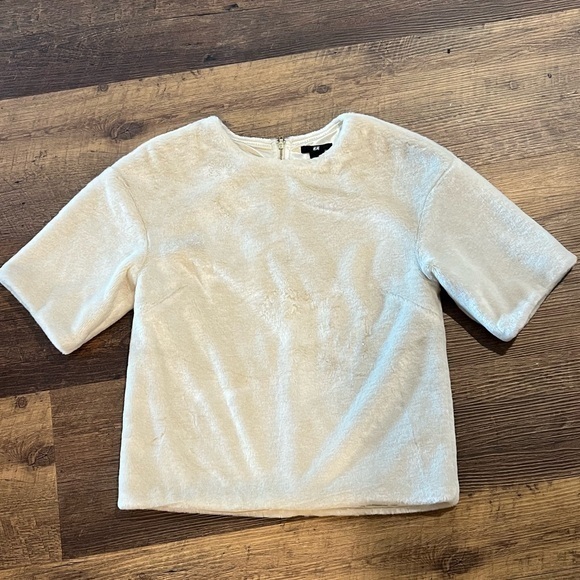H&M Tops - H & M faux Fur blouse women size extra small light cream with gold zipper detail
